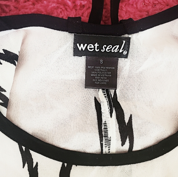 Patterned Tank Top - Picture 3 of 3